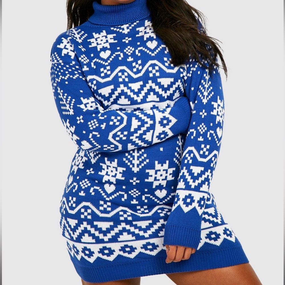 BOOHOO woman’s sweater. Blue with white designs. Size 24. New with tags